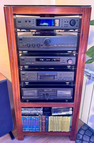 Mueble para equipo de musica. (Solo el mueble)