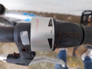 Bicicleta TOPBIKE plateada y negra