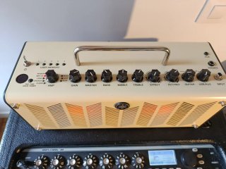 Amplificador Guitarra Yamaha THR10