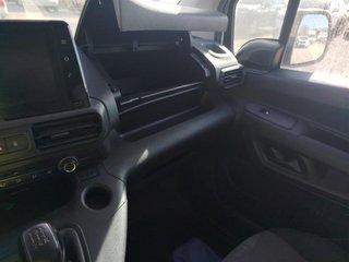 Renting-PEUGEOT PARTNER Premium Standard 600kg