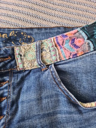 Pantalón corto vaquero Desigual talla 30   40/42