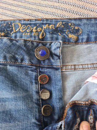 Pantalón corto vaquero Desigual talla 30   40/42