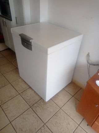 Congelador Beko HS221520