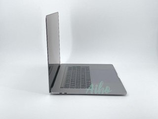 MacBook Pro 15" (2017) Intel Core i7 2.9GHz 4 núcleos - SSD 256GB - RAM 16GB - Gris Espacial