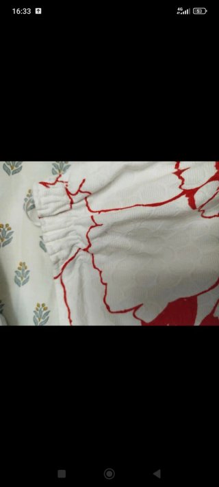 Traje chaqueta blanco con falda estampada