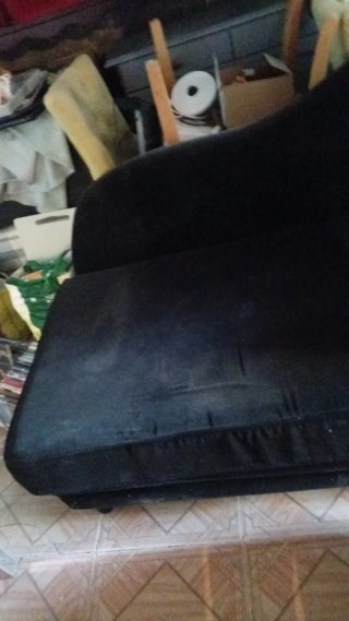 Sillón de terciopelo negro y plata