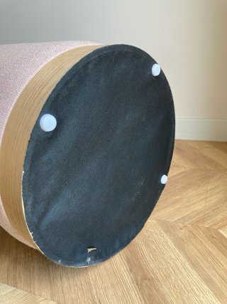 Taburete tapizado beige y rosa