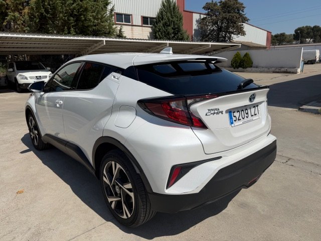 Toyota C-HR 1.8 125H Advance 2022, foto 11