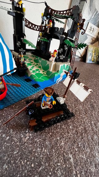 Lego 6273 Rock Island Refuge