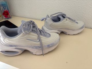 Nike Air Max Morado y Blanco