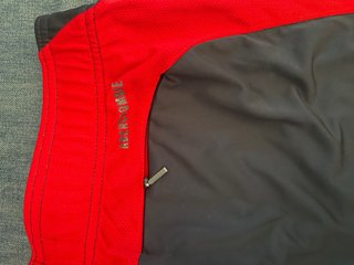 Pantaloncini sportivi Abercrombie S neri e rossi