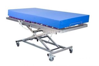 Cama articulada con colchón antiescaras