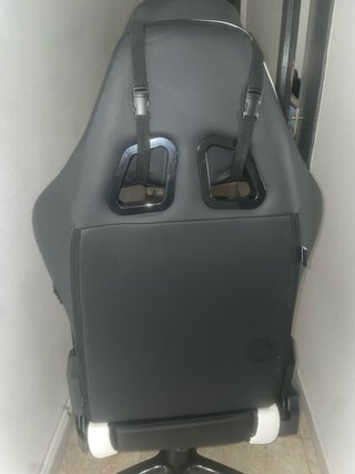 Silla Gaming Newskill Negra y Blanca