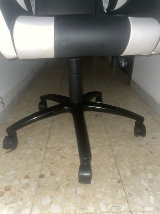 Silla Gaming Newskill Negra y Blanca