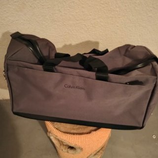 Bolsa de viaje Calvin Klein gris
