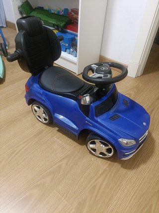 Coche correpasillos Mercedes azul