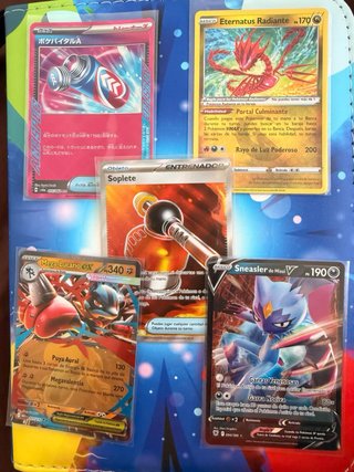 Lote Pokémon: Latas y Cartas Variadas