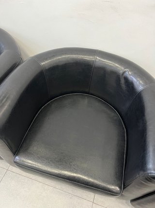 Sillón de piel negro
