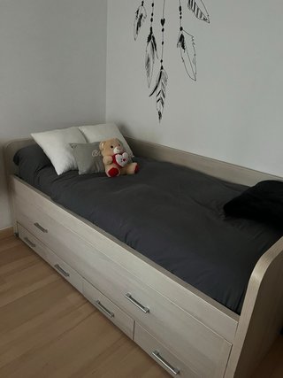 Muebles habitación juvenil: 2 camas, escritorio, a