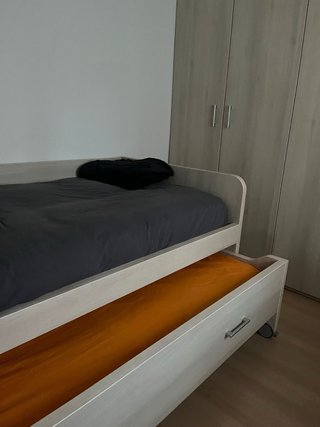 Muebles habitación juvenil: 2 camas, escritorio, a