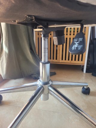 Silla de oficina gris