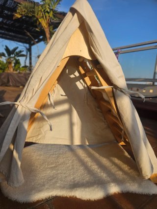 Cabaña infantil de tela y madera