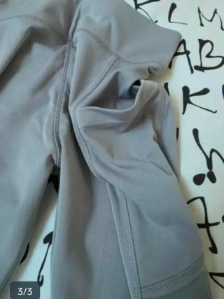 Mallas grises con bolsillos