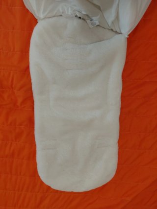 Saco de invierno blanco para carro. Recién nacido