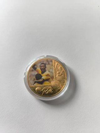 Moneda Conmemorativa Pelé Futbol Dorada