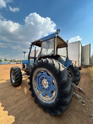 Tractor ebro Doble Tracción