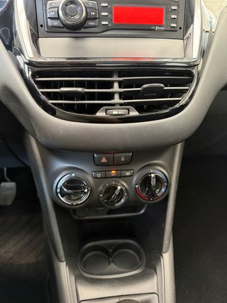 Peugeot 208 2016