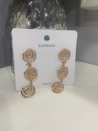 Pendientes Mango dorados espiral CON ETIQUETAS