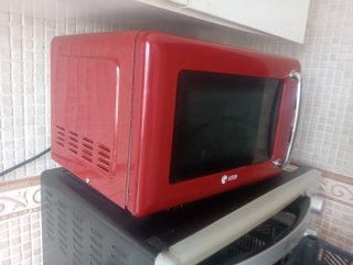 Microondas Rojo ARTROM