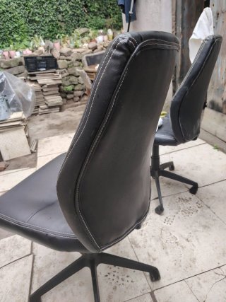 1 silla 20 euros 2 sillas 35