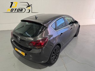 Opel Astra 2011