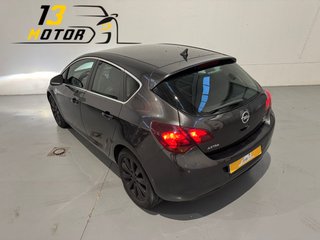 Opel Astra 2011