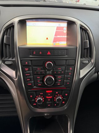Opel Astra 2011