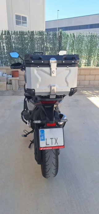 Honda X-Adv 750 Plata Automática