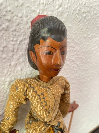 Marionetas indonesias de madera