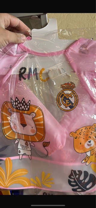 Babero Real Madrid RMCF Rosa