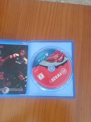 PS4 FIFA 20 COMO NUEVO