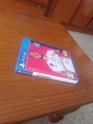 PS4 FIFA 20 COMO NUEVO