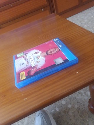 PS4 FIFA 20 COMO NUEVO