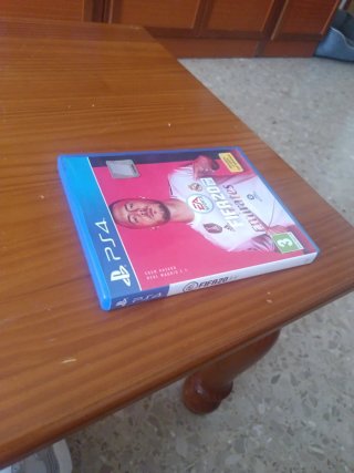 PS4 FIFA 20 COMO NUEVO
