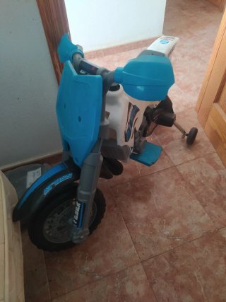 Motos