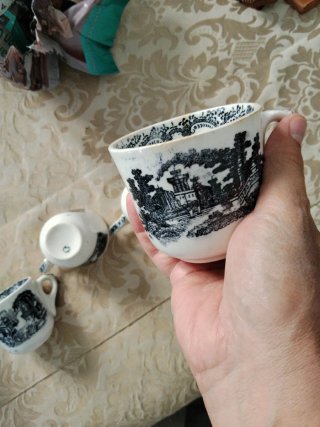 7 tazze di porcellana con design
