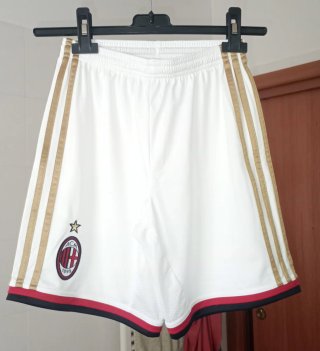 Completo AC Milan Ragazzo 11/12 Anni, come nuovo.
