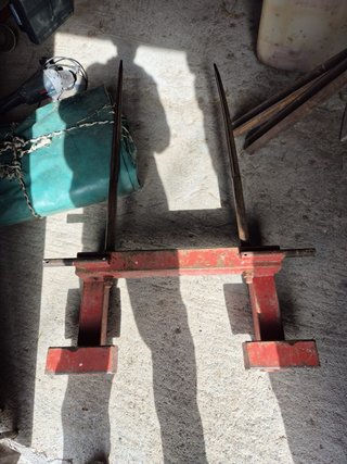 Pincho para bolas de heno