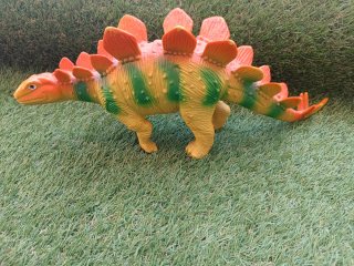 Juguete Dinosaurio Stegosaurus Naranja y Verde