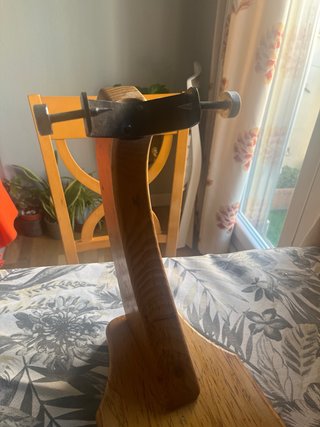 Jamonero de madera y metal